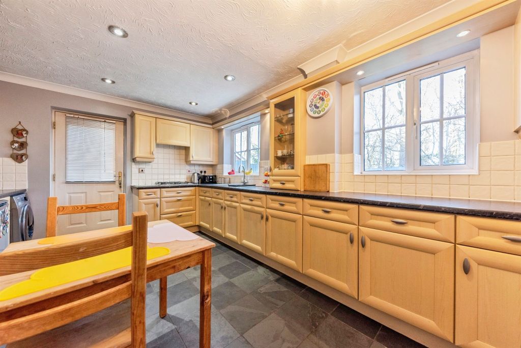 Property photo 3 of 24