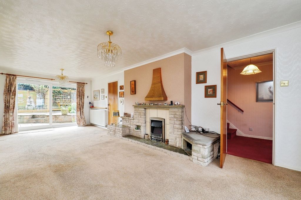 Property photo 3 of 17 Lounge/Diner