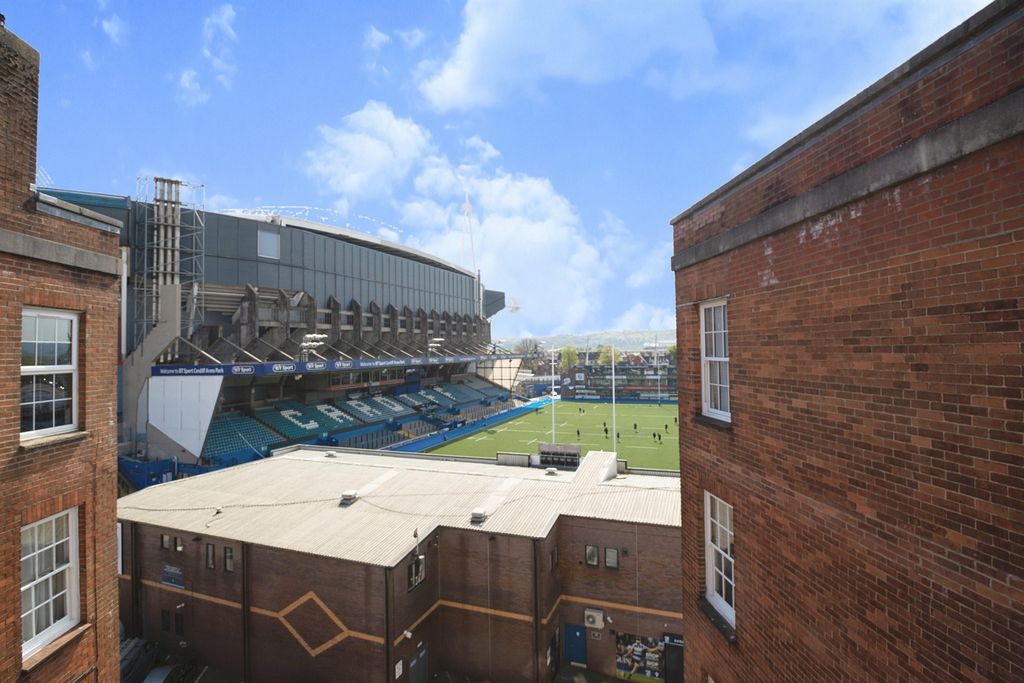 Property photo 1 of 14 Exterior