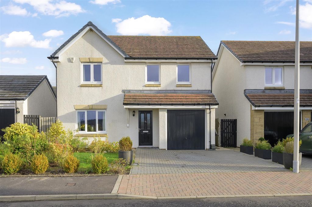 Property photo 1 of 35 Primary Property Image