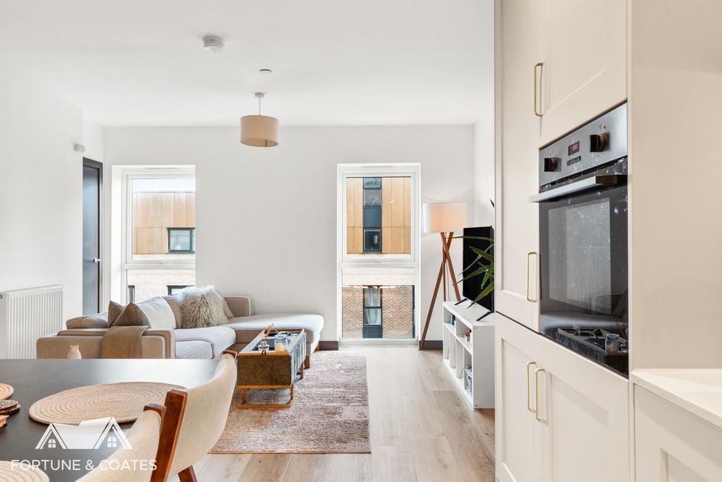 Property photo 3 of 14 Godfreyhouse_14.Jpg