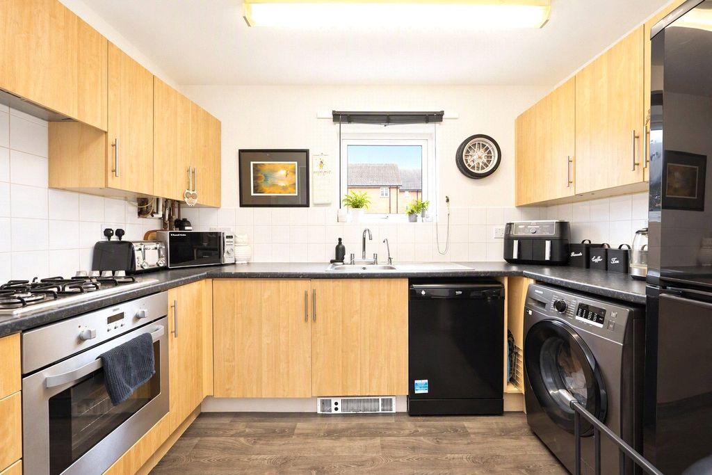Property photo 3 of 13 Picture No. 02