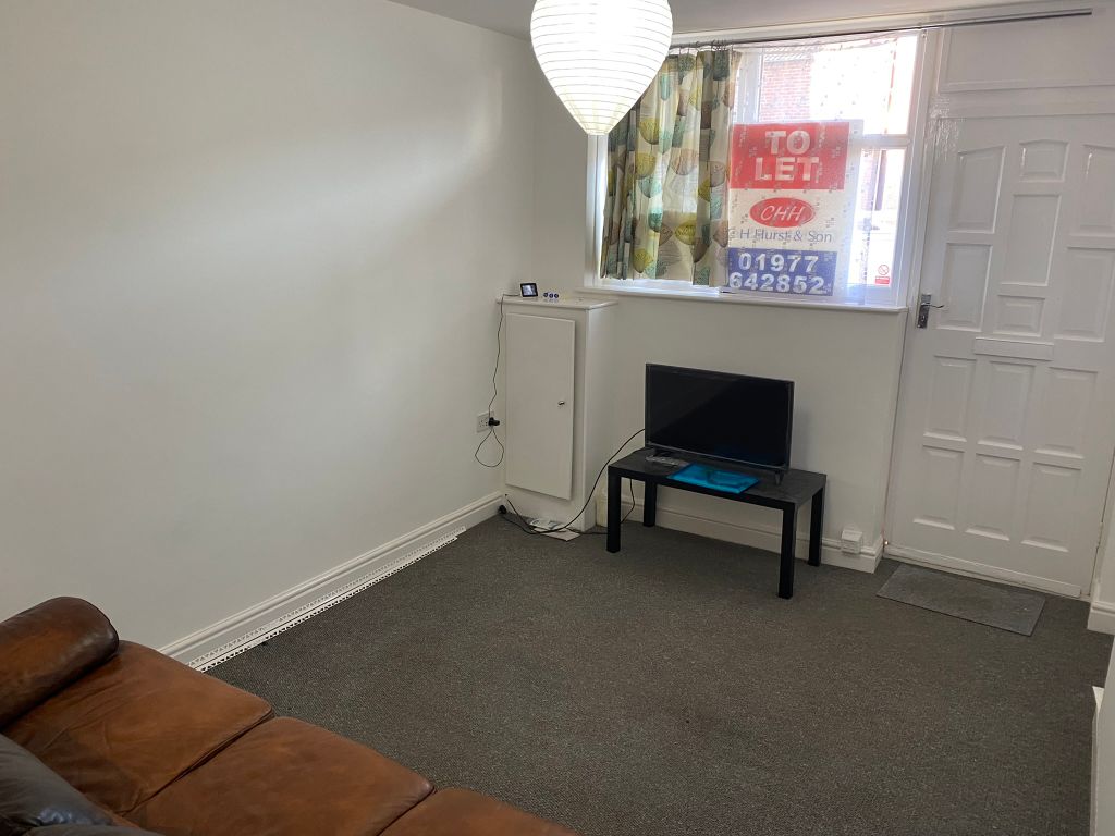 Property photo 2 of 6 Living Room