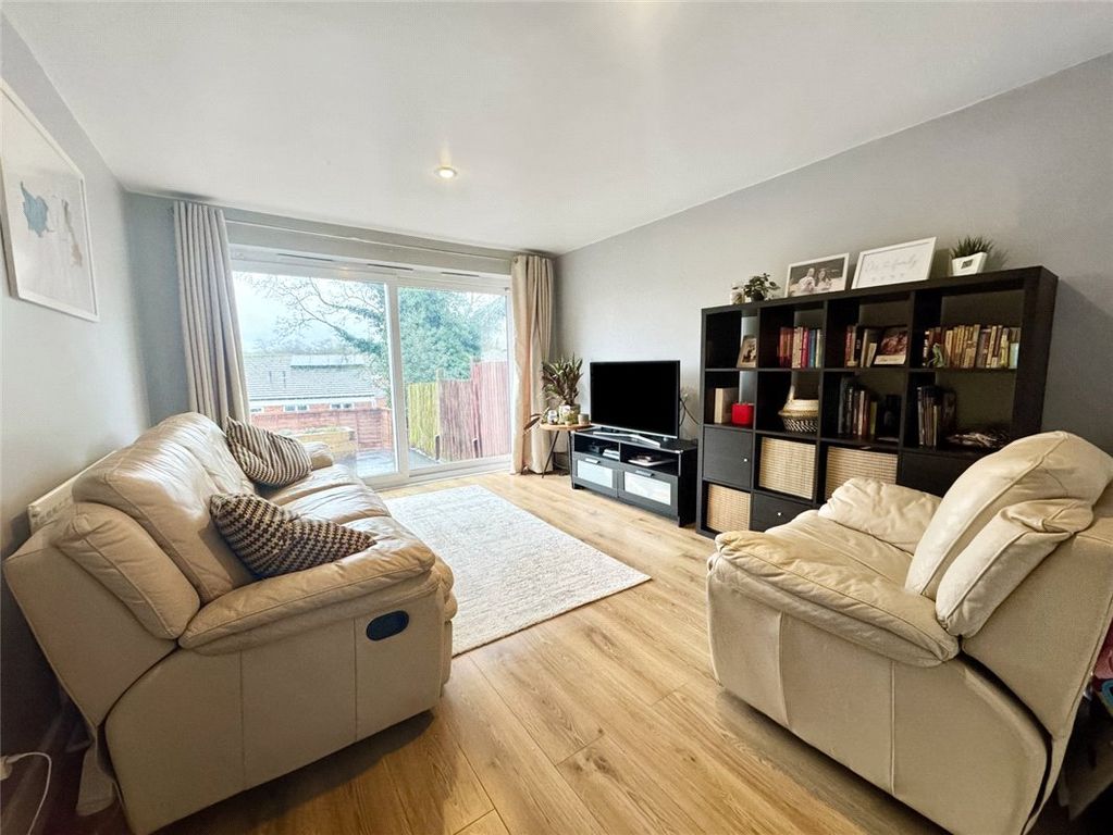 Property photo 2 of 14 Picture No. 32