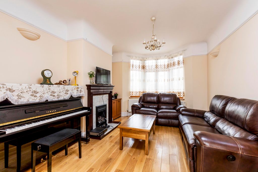 Property photo 2 of 14