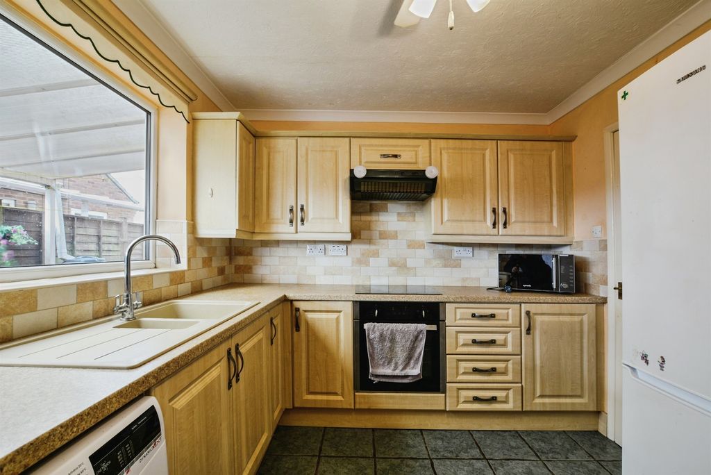 Property photo 2 of 19