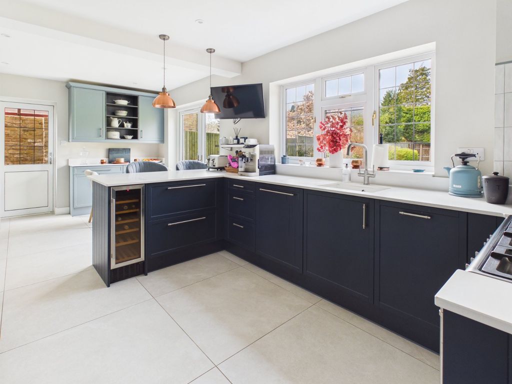 Property photo 2 of 20 Picture No. 11