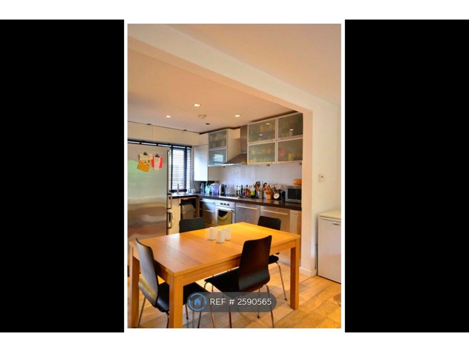 Property photo 2 of 10 Dining / Kitchen