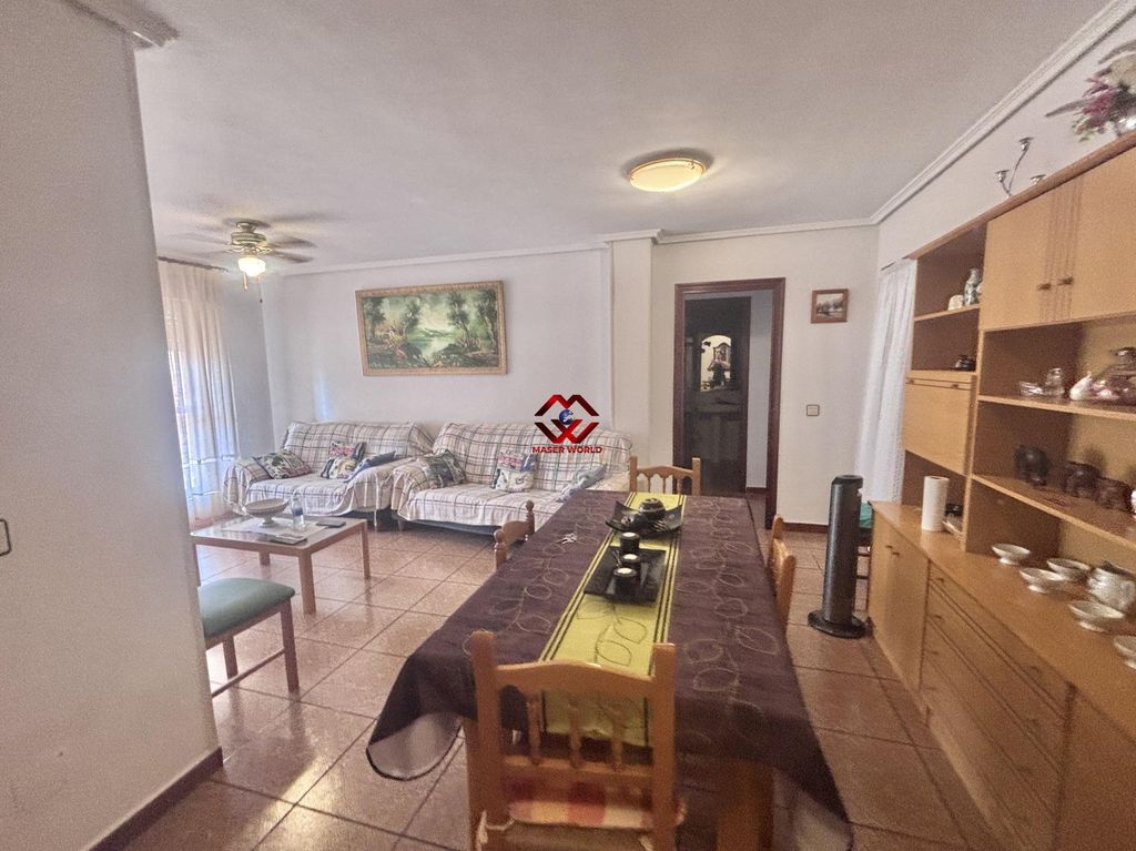 Property photo 2 of 32