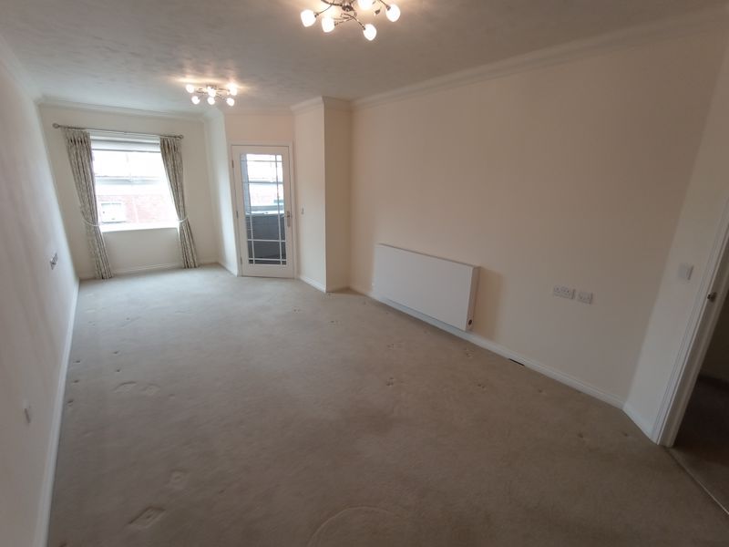 Property photo 3 of 10 Living Room