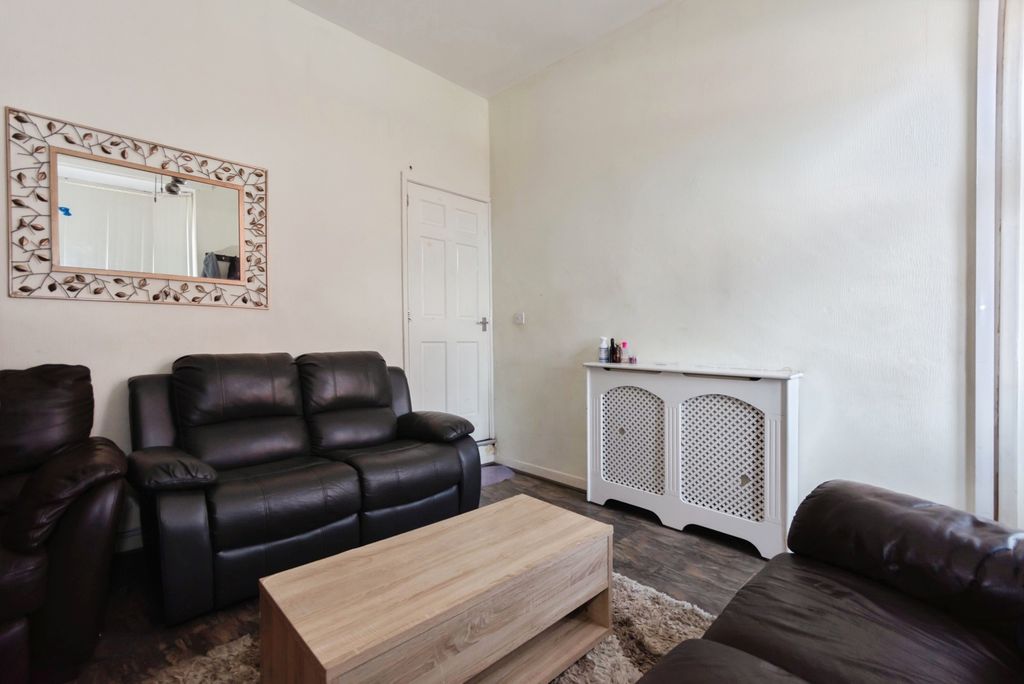 Property photo 2 of 20 Pbox-Img.Jpg