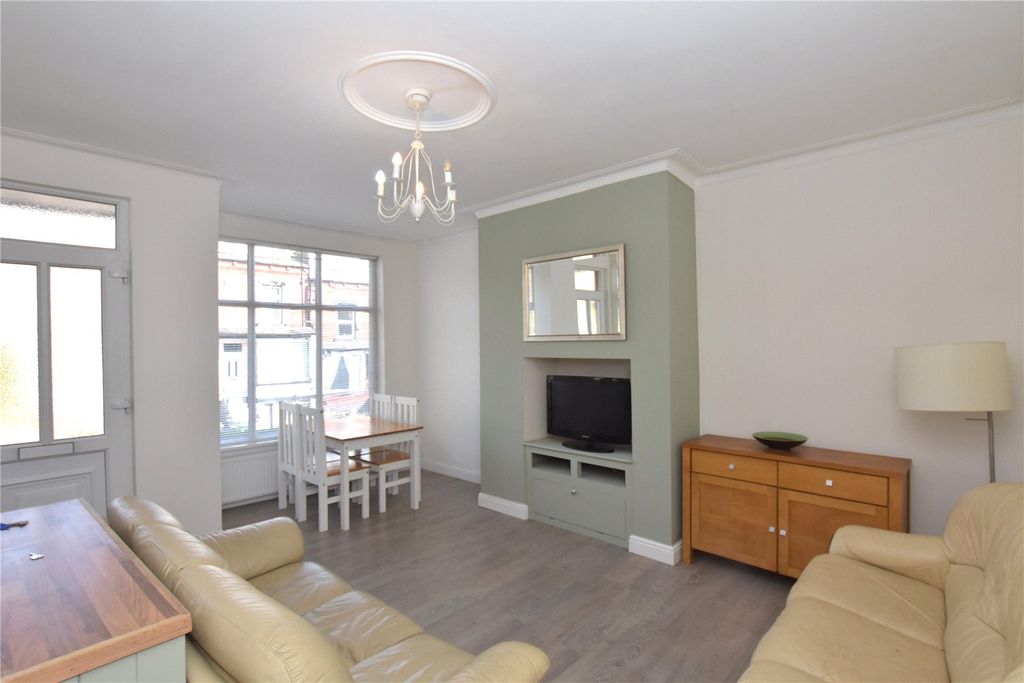 Property photo 2 of 13 Picture No. 16