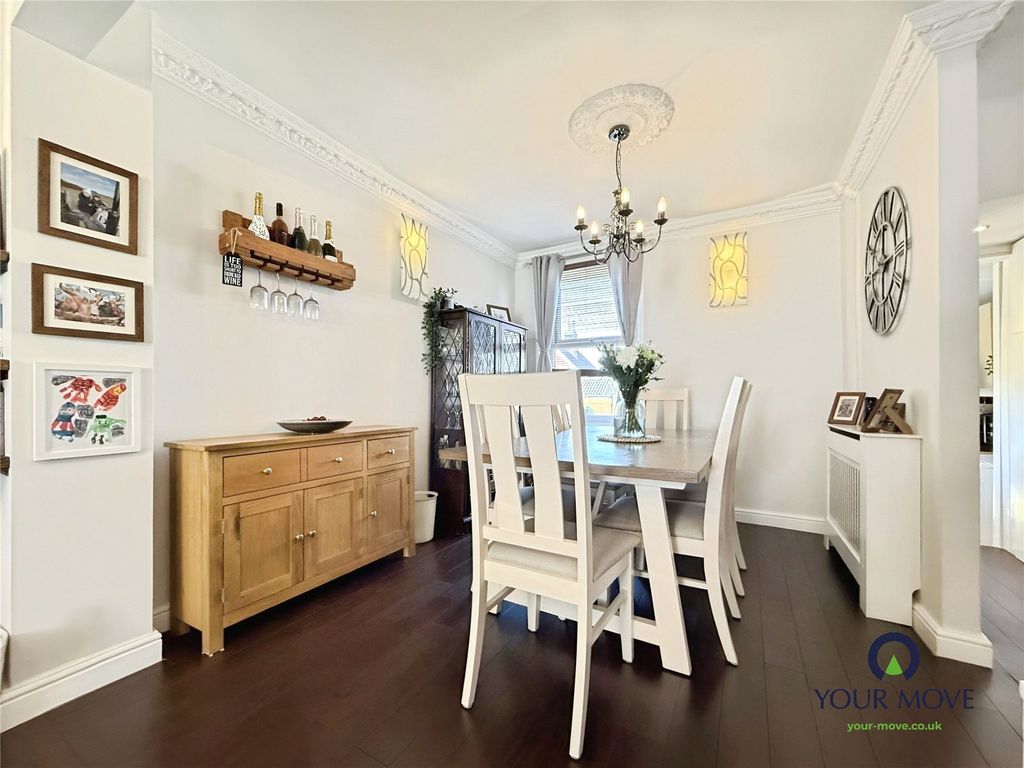 Property photo 3 of 10 Dining Room