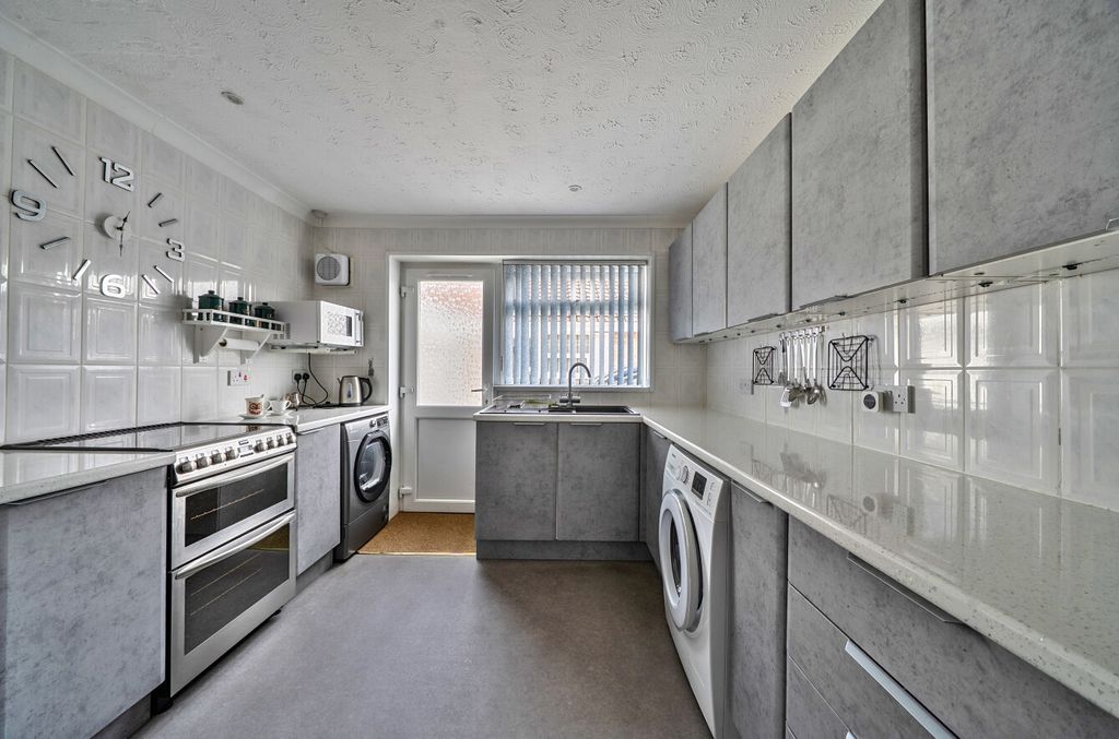 Property photo 3 of 18 1431141-16-69Bd45...