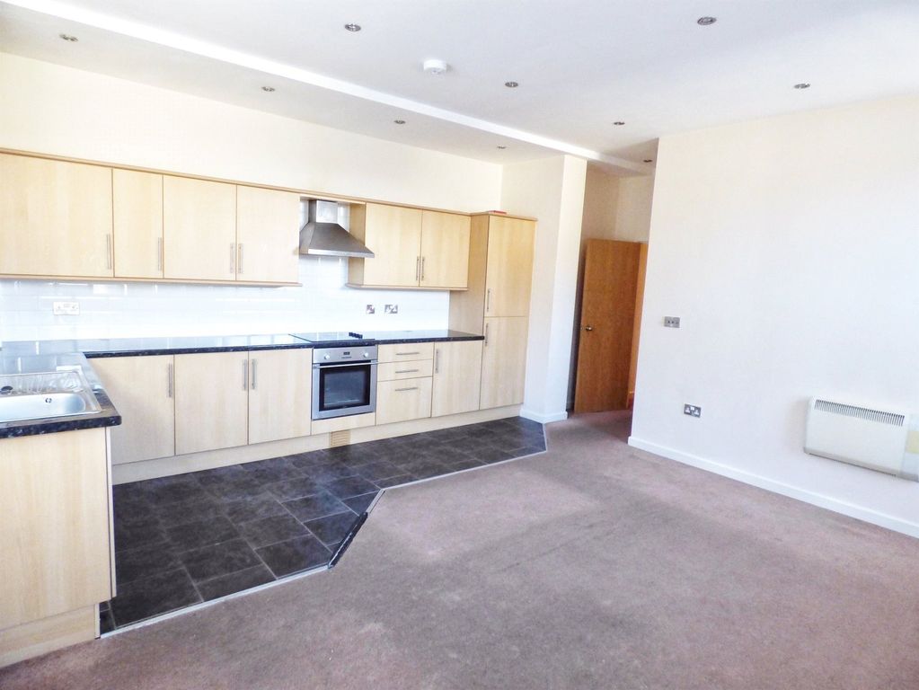Property photo 2 of 7 Kitchen/Living Area