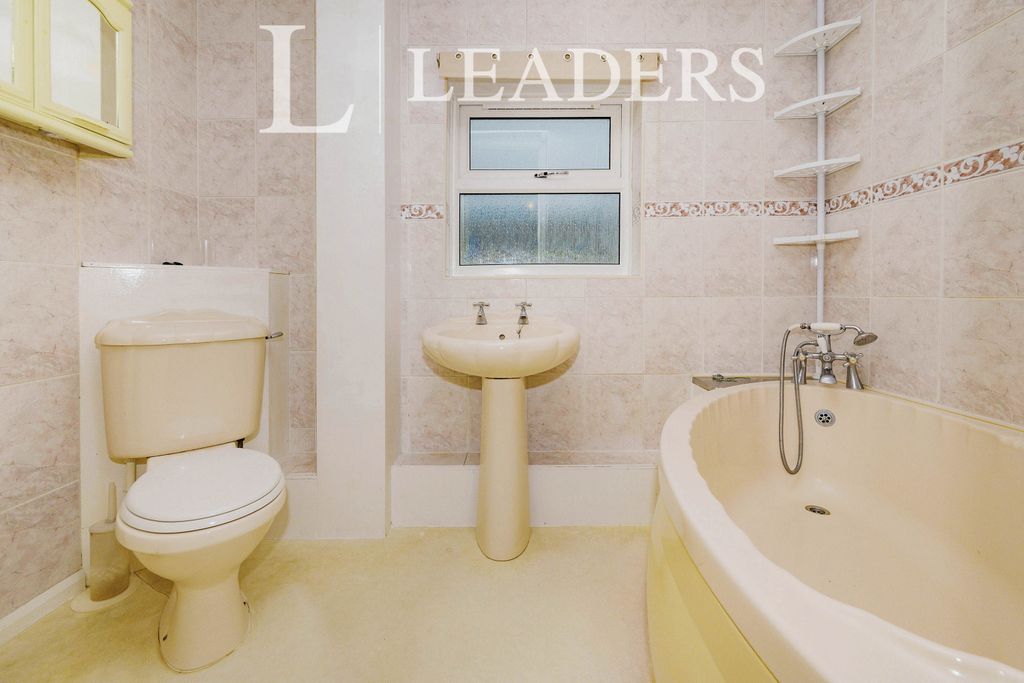 Property photo 3 of 10 Leaders49Of69
