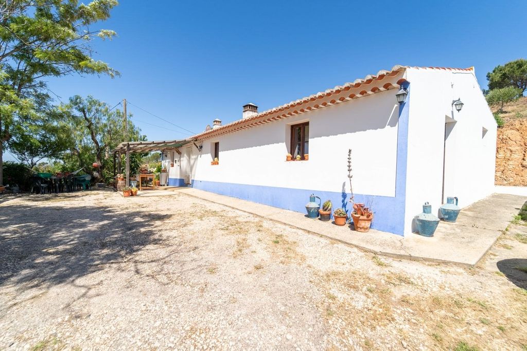 Property photo 1 of 37 Quinta De 6 Hectares Na Cerca Dos Pomares