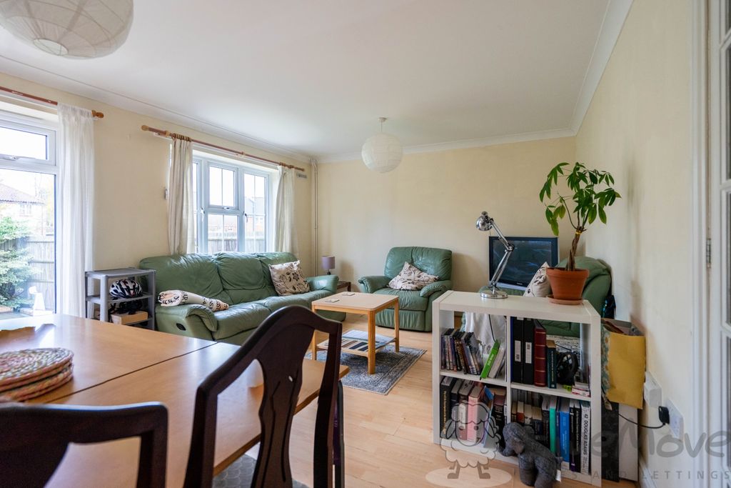 Property photo 3 of 9 Dmc09421-Hdr