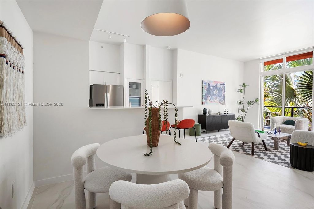 Property photo 3 of 36 <Alttext/>