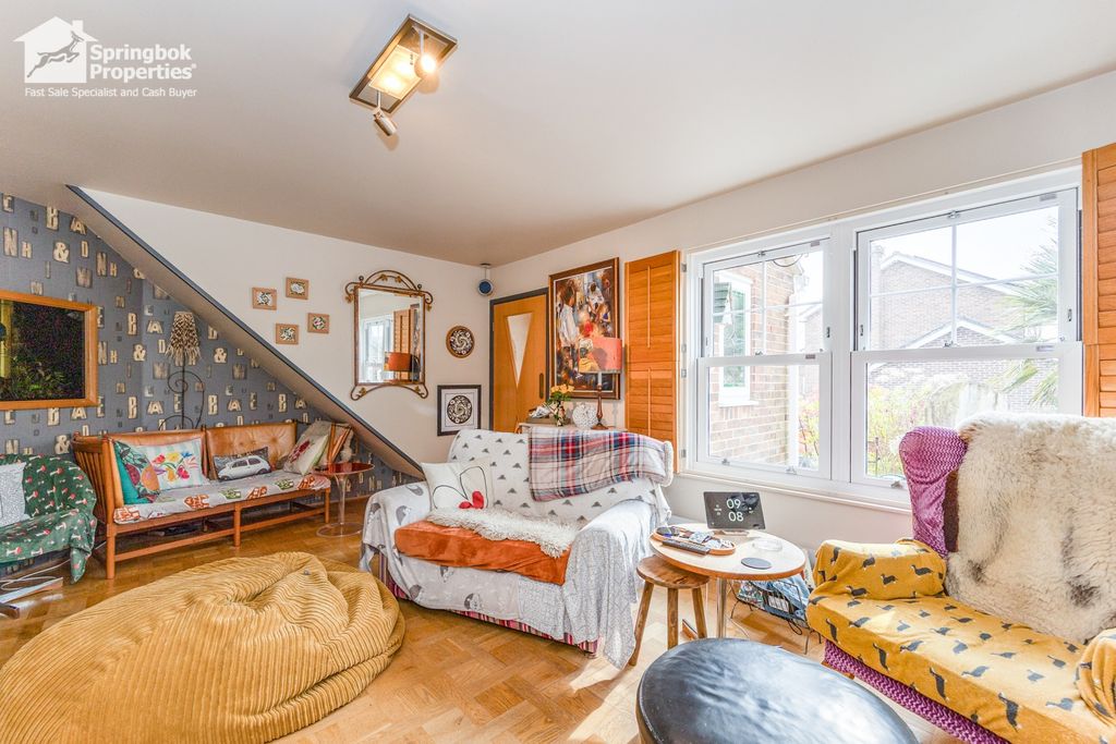 Property photo 3 of 19 Image 2