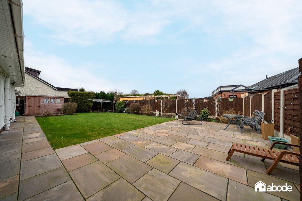 Property photo 2 of 28 13 Sunningdale (27 Of 30).Jpg
