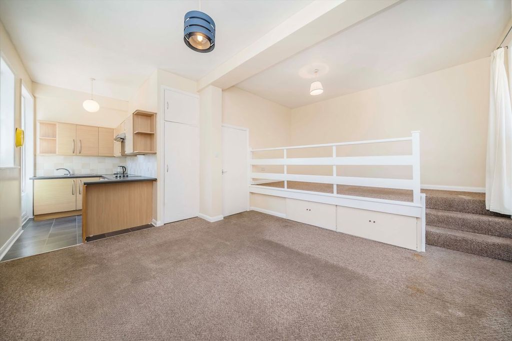 Property photo 2 of 4