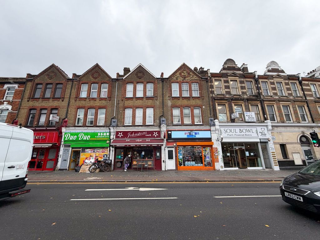 Property photo 1 of 8 Lea Bridge Rd E10