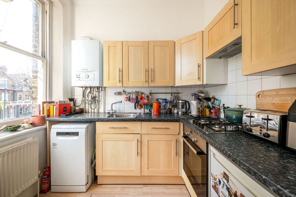 Property photo 3 of 12