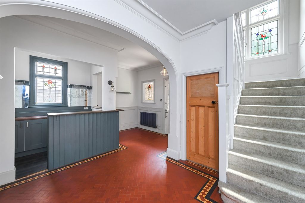 Additional image 12 of 6 bed detached house to rentVictoria Embankment NG2