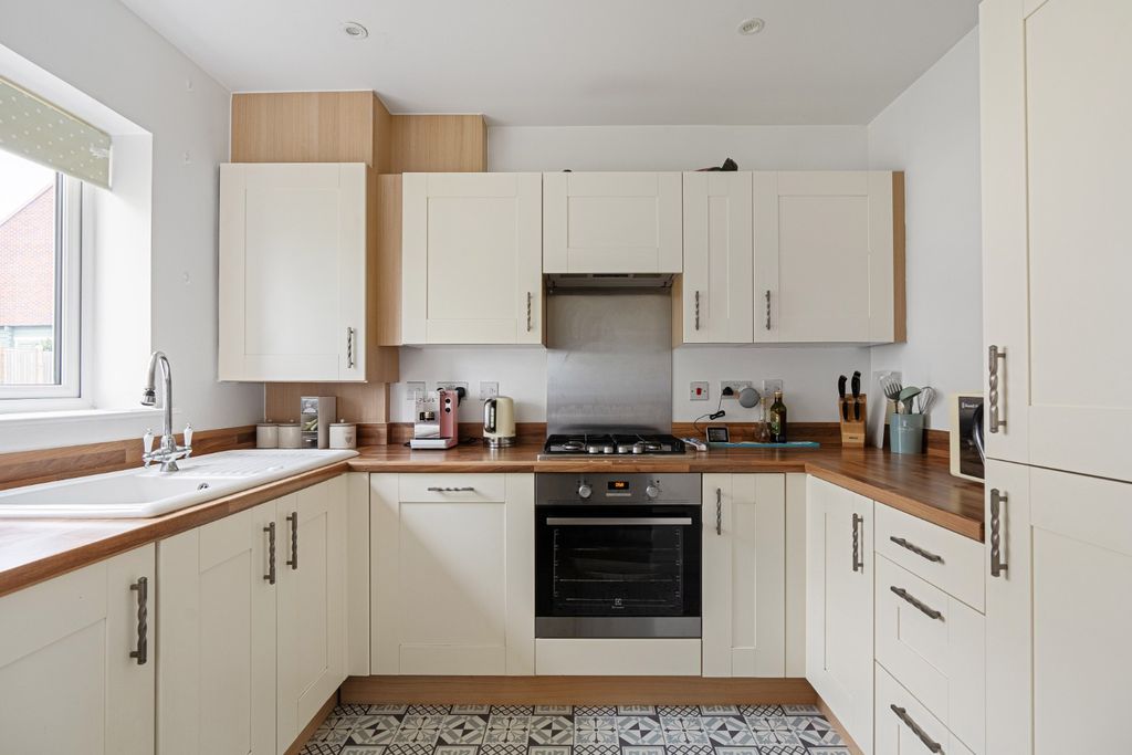 Property photo 3 of 13 3038346