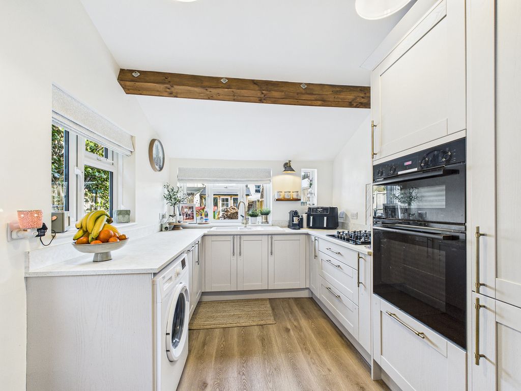 Property photo 3 of 32