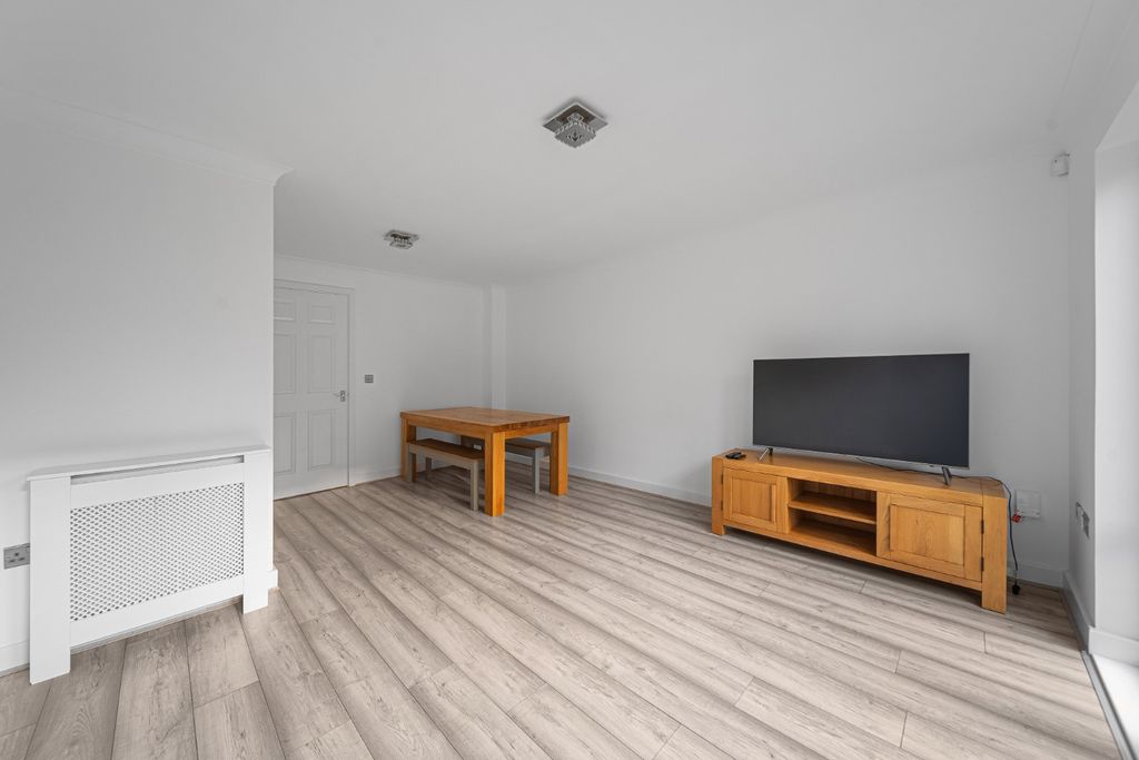 Property photo 3 of 16 4642643