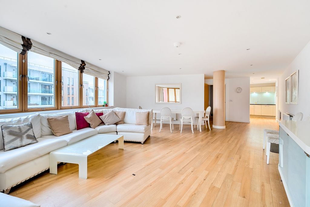 Property photo 1 of 18 1376654-10-690E13...