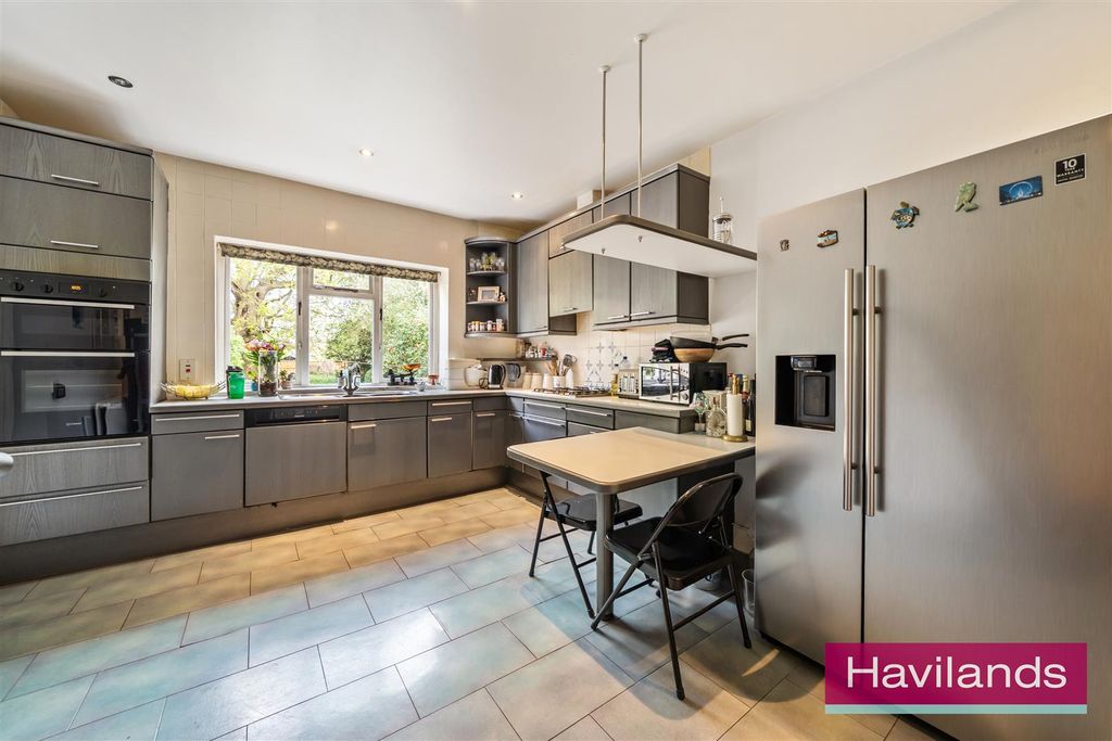 Additional image 9 of 6 bed semi-detached house for saleVillage Road, Enfield EN1