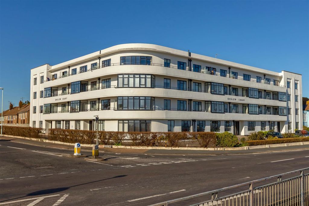 Property photo 1 of 13 Onslow Court_15.Jpg