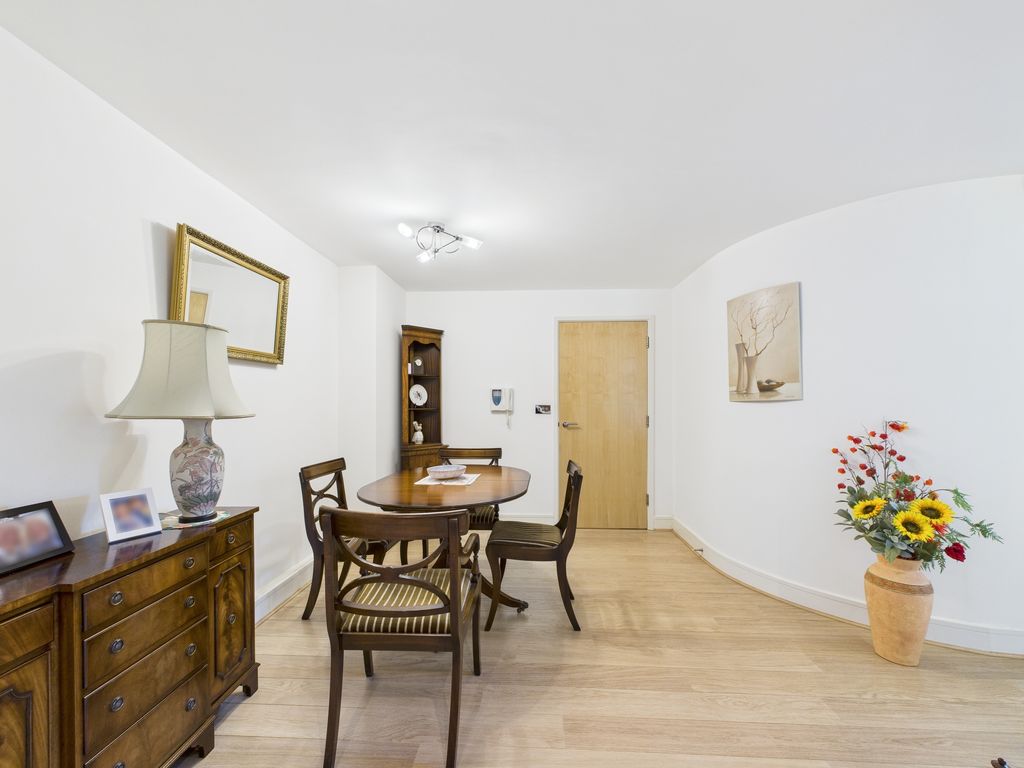 Additional image 5 of 2 bed flat for saleKentwyns Place, Kentwyns Drive, Horsham RH13
