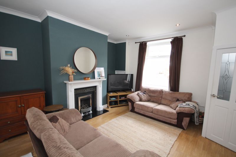 Property photo 2 of 15 Lounge