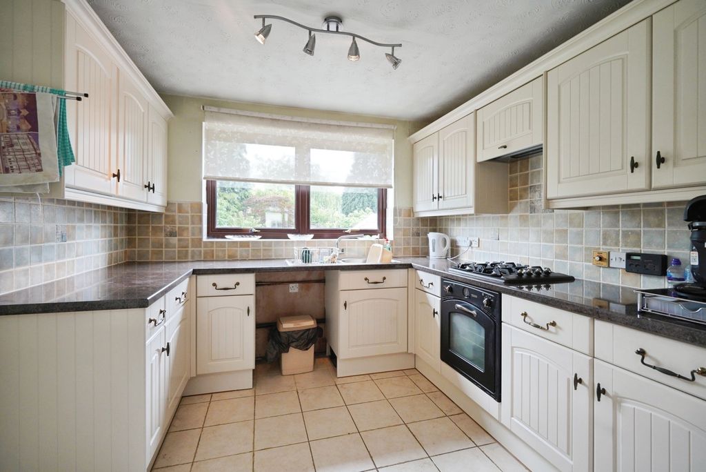 Property photo 3 of 24 Kitchen