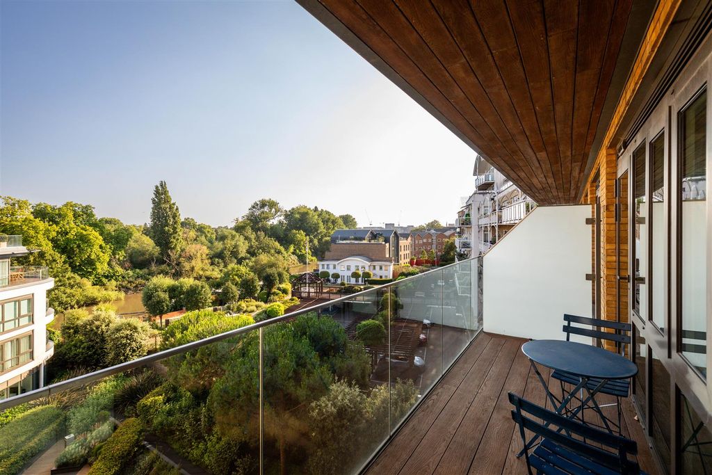 Property photo 3 of 15 Quayside House-1.Jpg