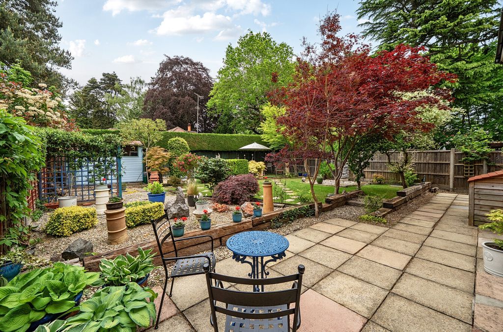 Property photo 3 of 21 1452534-33-69F9F9...