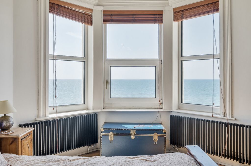 Property photo 1 of 13 1335816-2-689B2Ae...
