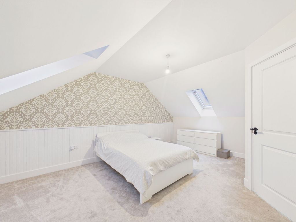 Property photo 3 of 13 Bedroom