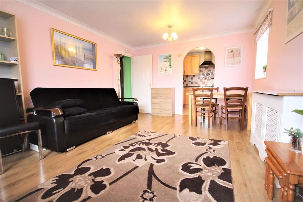 Property photo 3 of 8