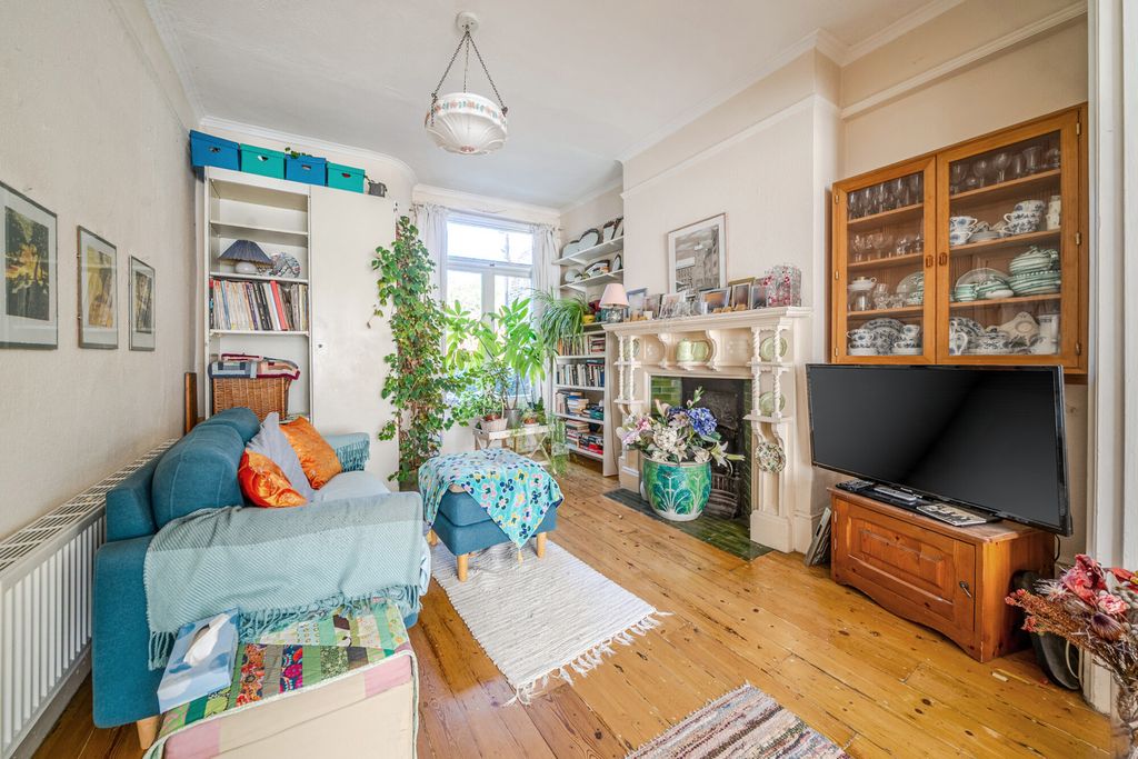 Property photo 2 of 19 1528530-13-6Abd29...