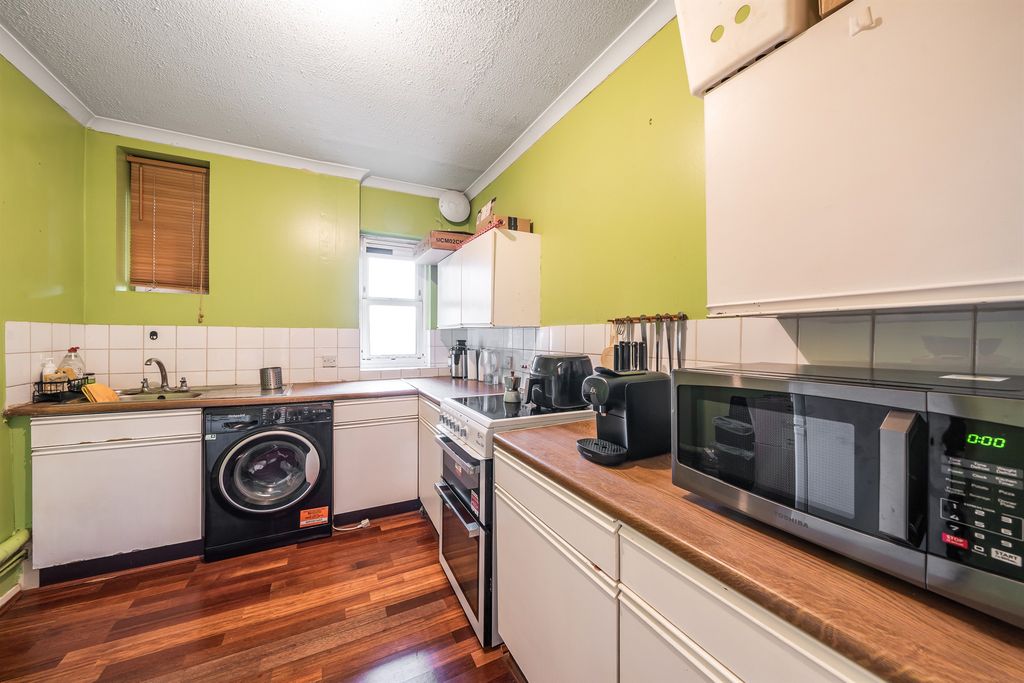 Property photo 3 of 12