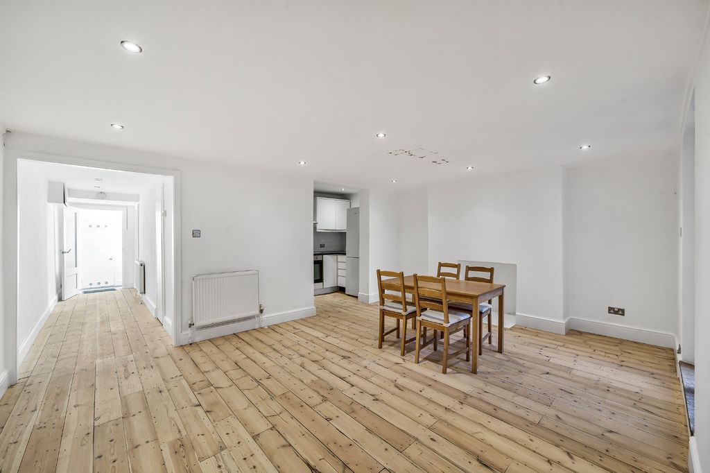 Property photo 2 of 10 Dining Room
