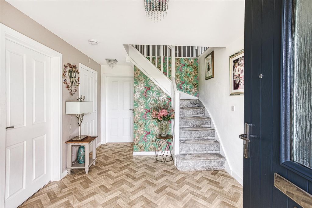 Property photo 2 of 24