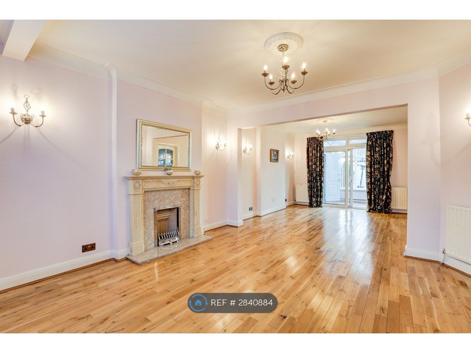 Property photo 2 of 23 Living Room