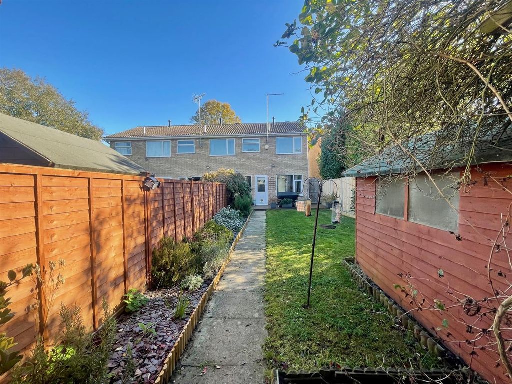 Property photo 3 of 15 Garden.Jpg