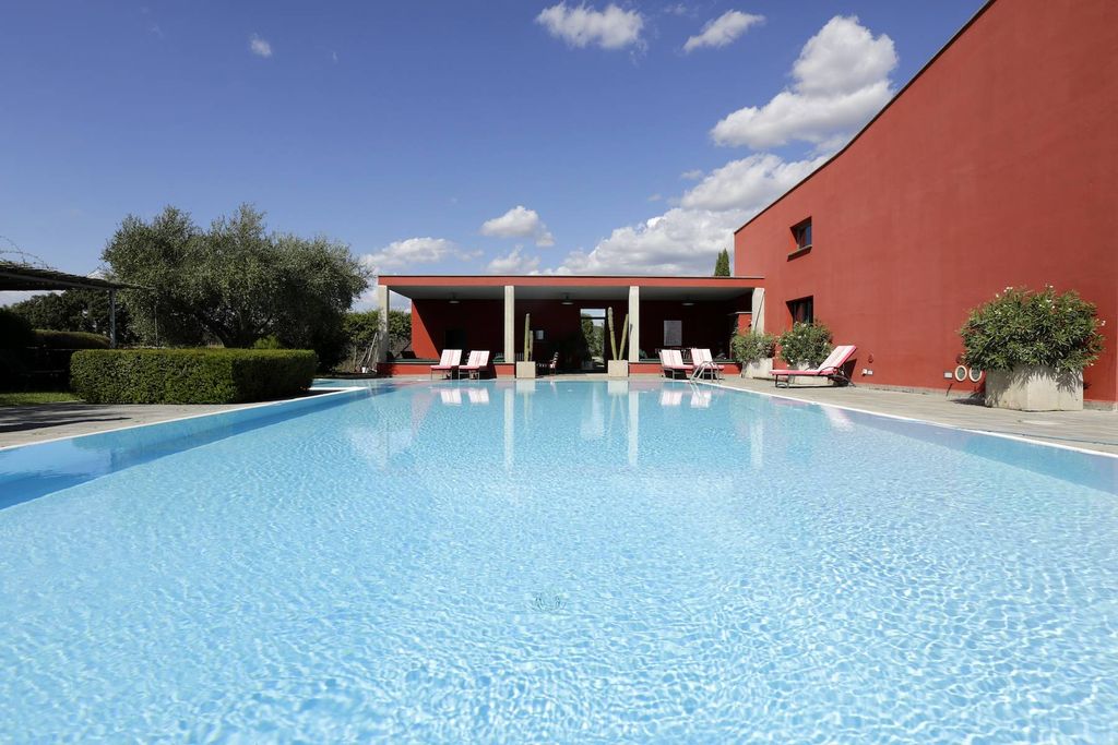 Property photo 2 of 29